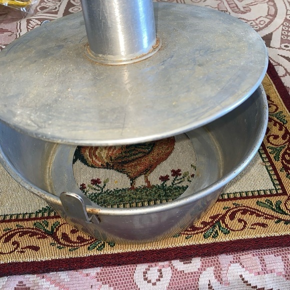 Mirro The Finest Aluminum Angel Food Cake Tube Pan 5394M-10” Footed,handled USA - Picture 3 of 5